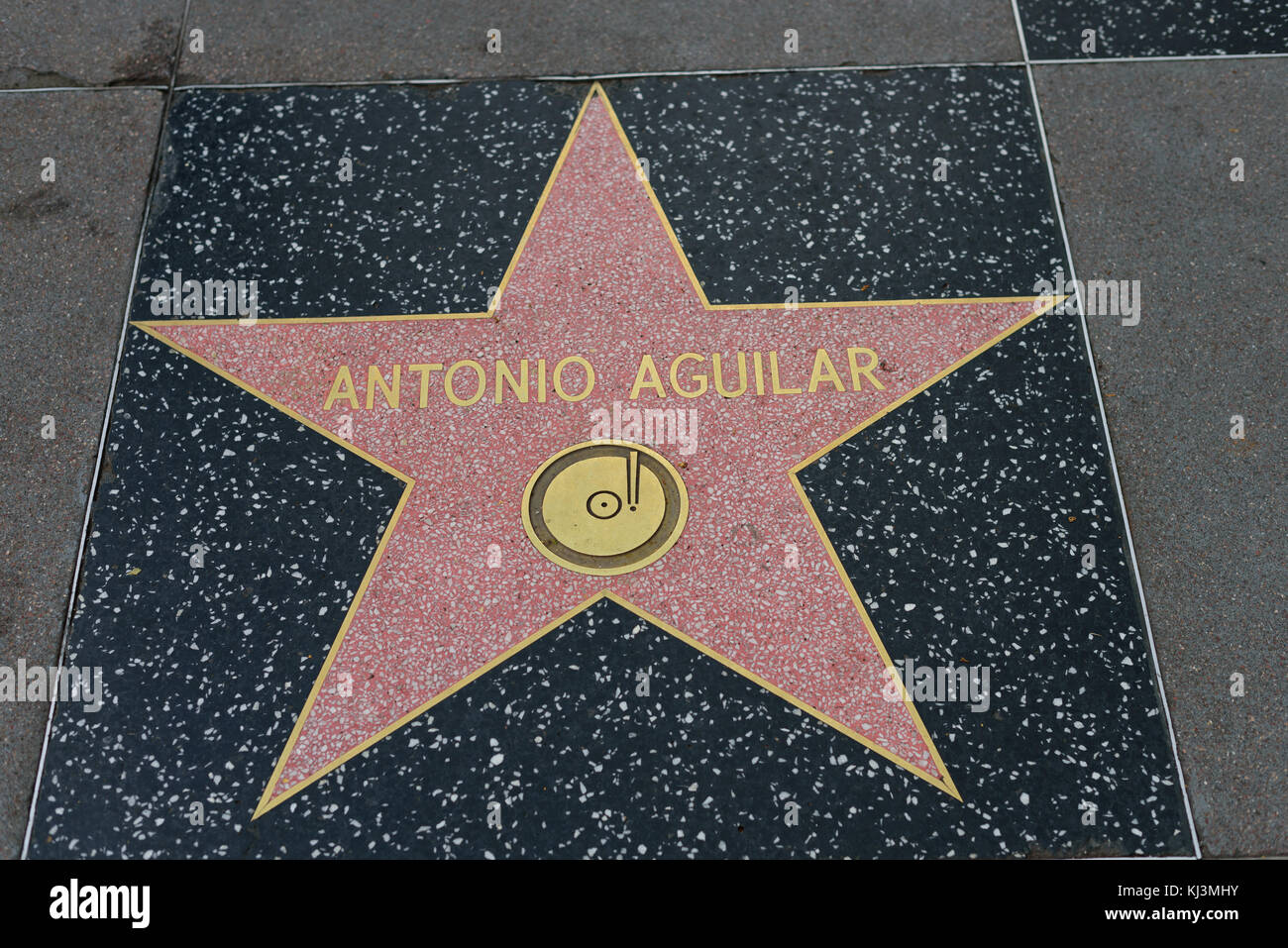 HOLLYWOOD, CA - DICEMBRE 06: Antonio Aguilar stella sulla Hollywood Walk of Fame a Hollywood, California il 6 dicembre 2016. Foto Stock