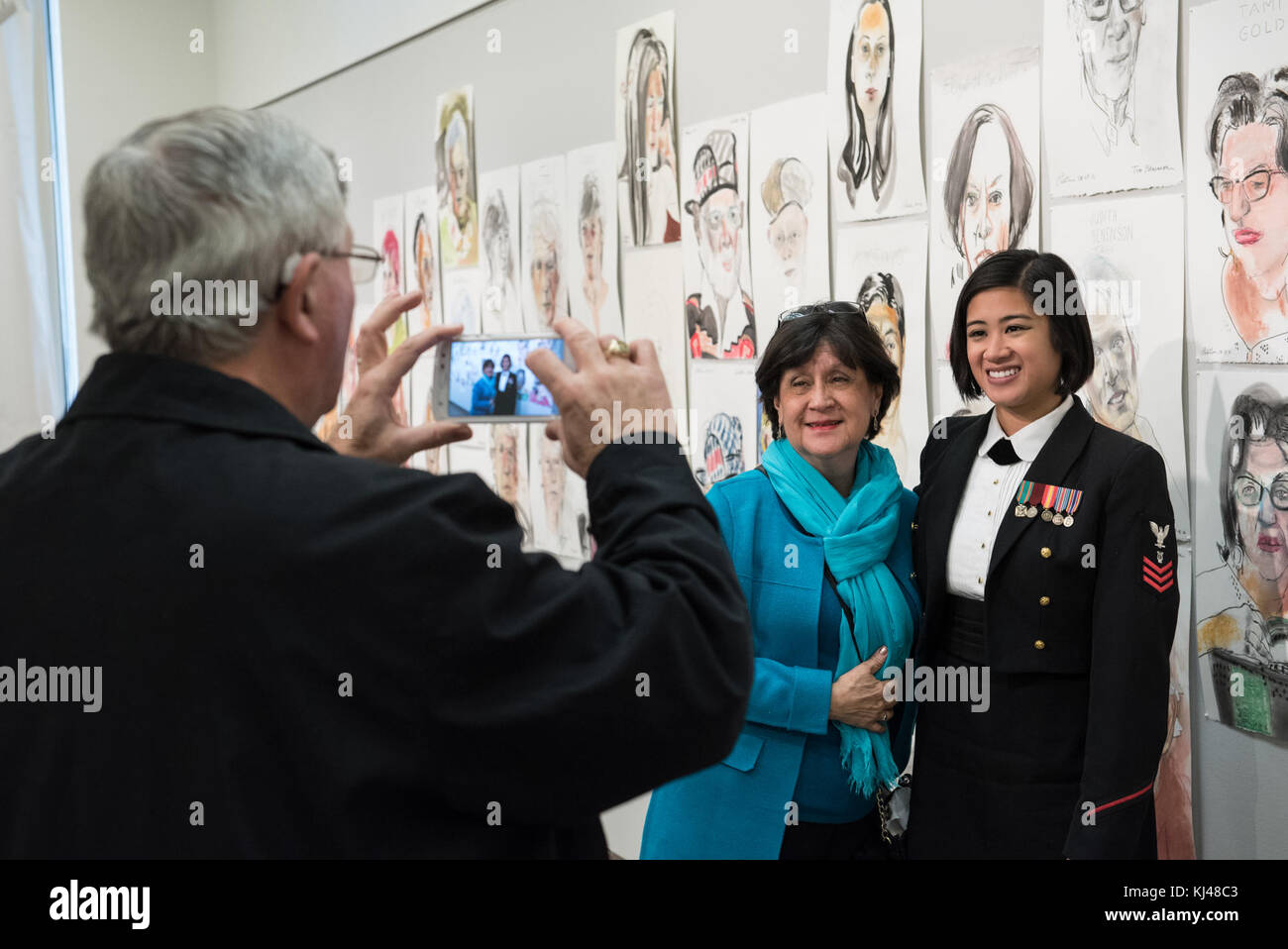 Navy visite Banda Rock Island (33680707452) Foto Stock