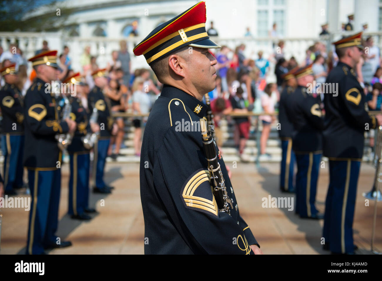 Stati Uniti Esercito di dirigenti senior di partecipare a un esercito tutti gli onori corona Cerimonia in onore di U.S. Dell'esercito 242compleanno (35138994392) Foto Stock