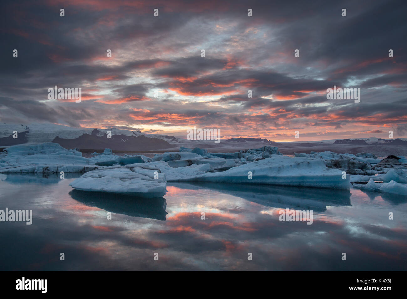 Laguna glaciale sulla costa sud est dell'Islanda Foto Stock
