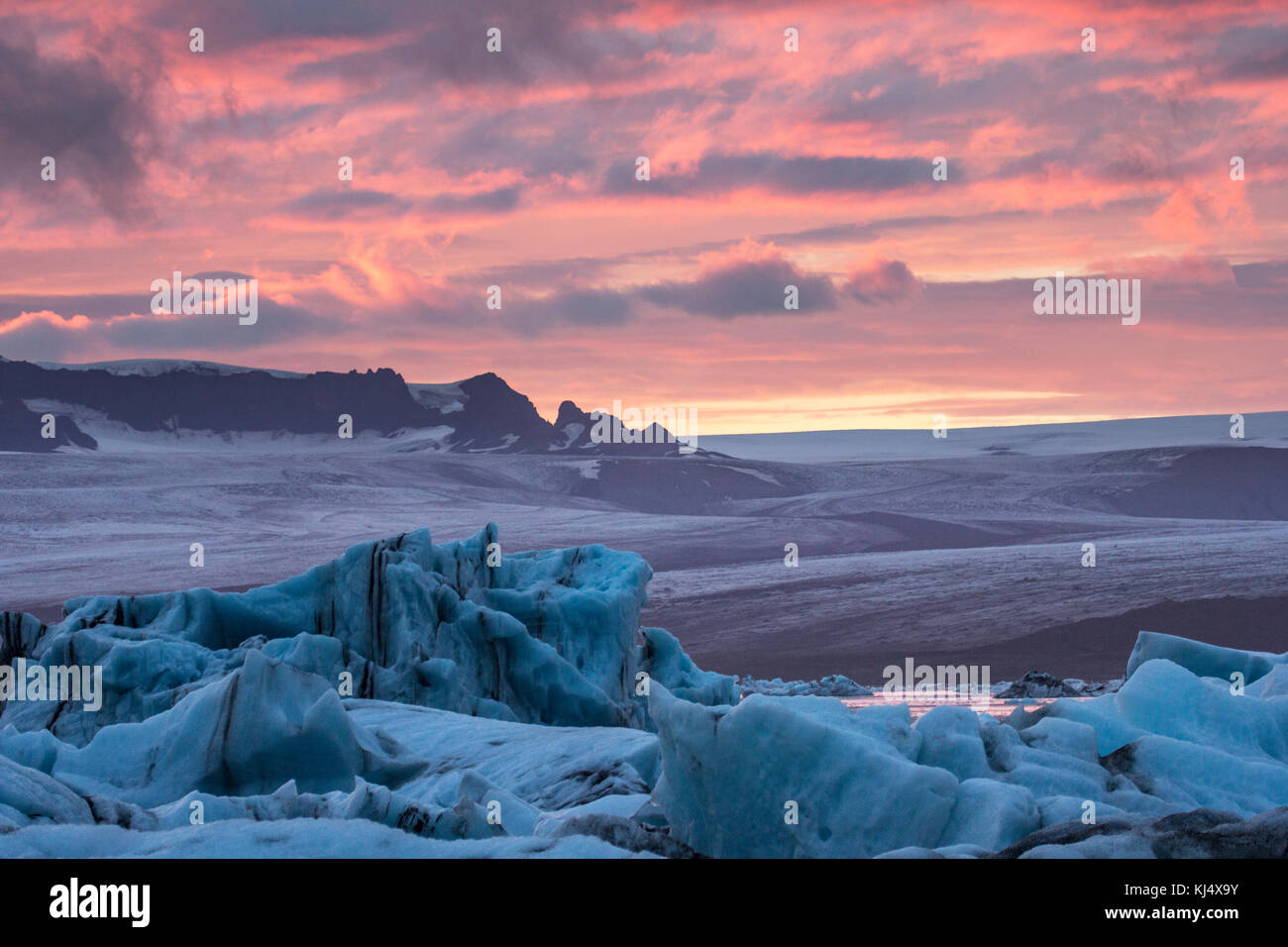 Laguna glaciale sulla costa sud est dell'Islanda Foto Stock