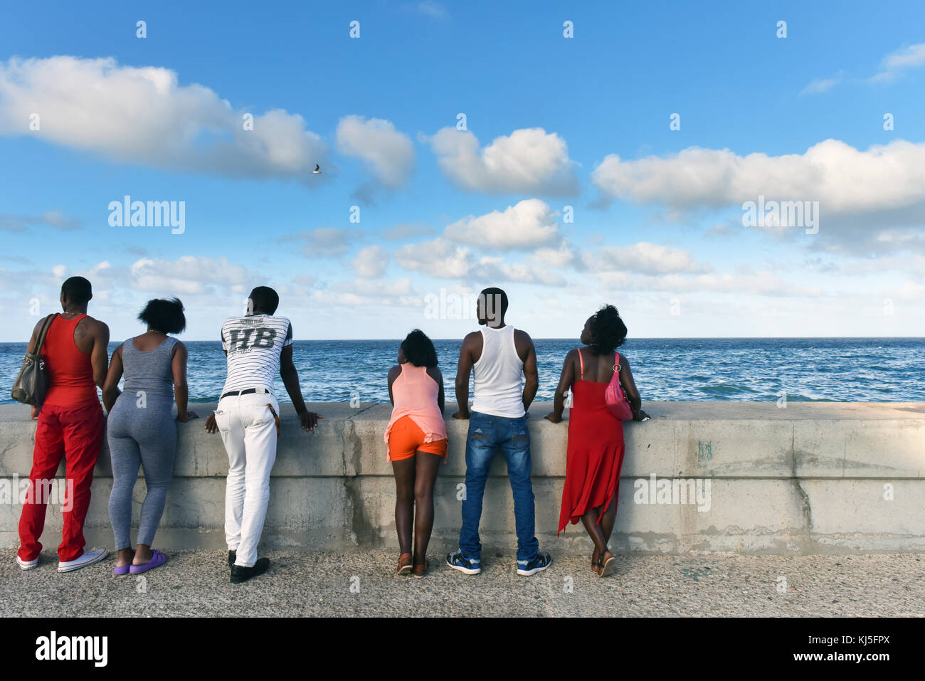 Il popolo cubano sul Malecon Havana Foto Stock