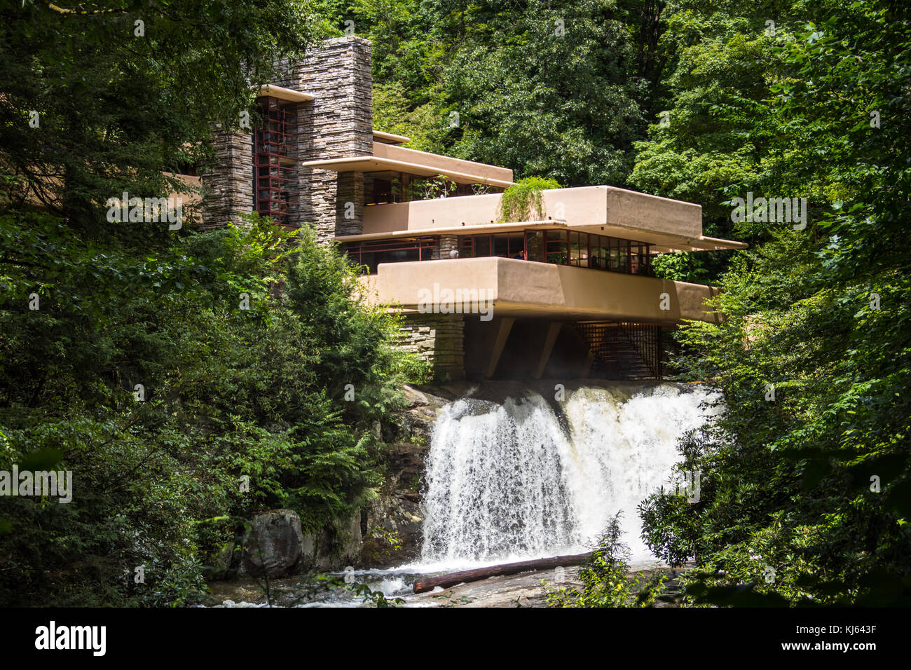 Fallingwater o Kaufmann Residence, progettato da Frank Lloyd Wright, Pennsylvania, STATI UNITI D'AMERICA Foto Stock