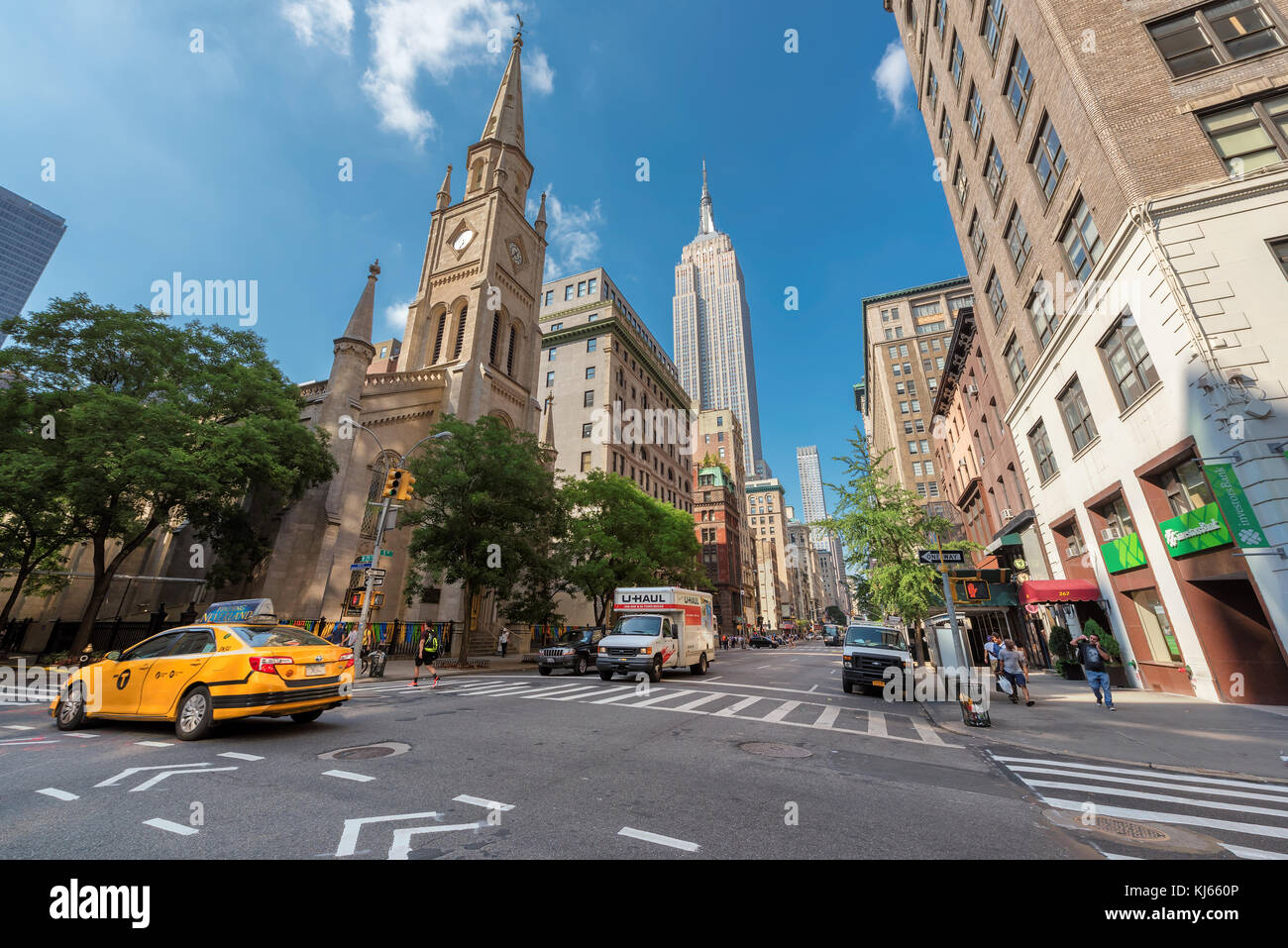 Quinta Avenue al giorno di estate in new york city Foto Stock