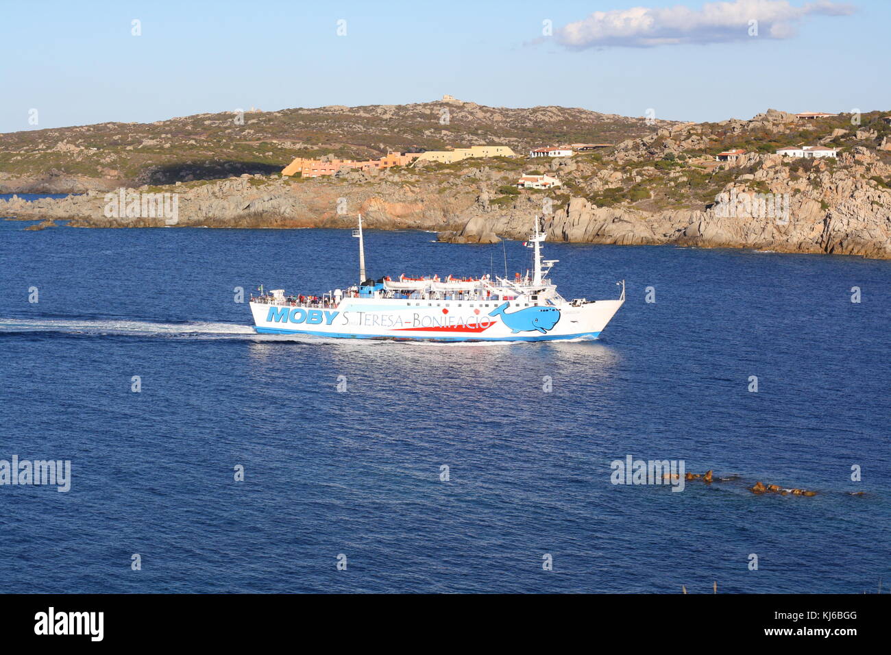 Un traghetto proveniente da un sardo bay da Bonifacio, Corsica, Francia. Foto Stock