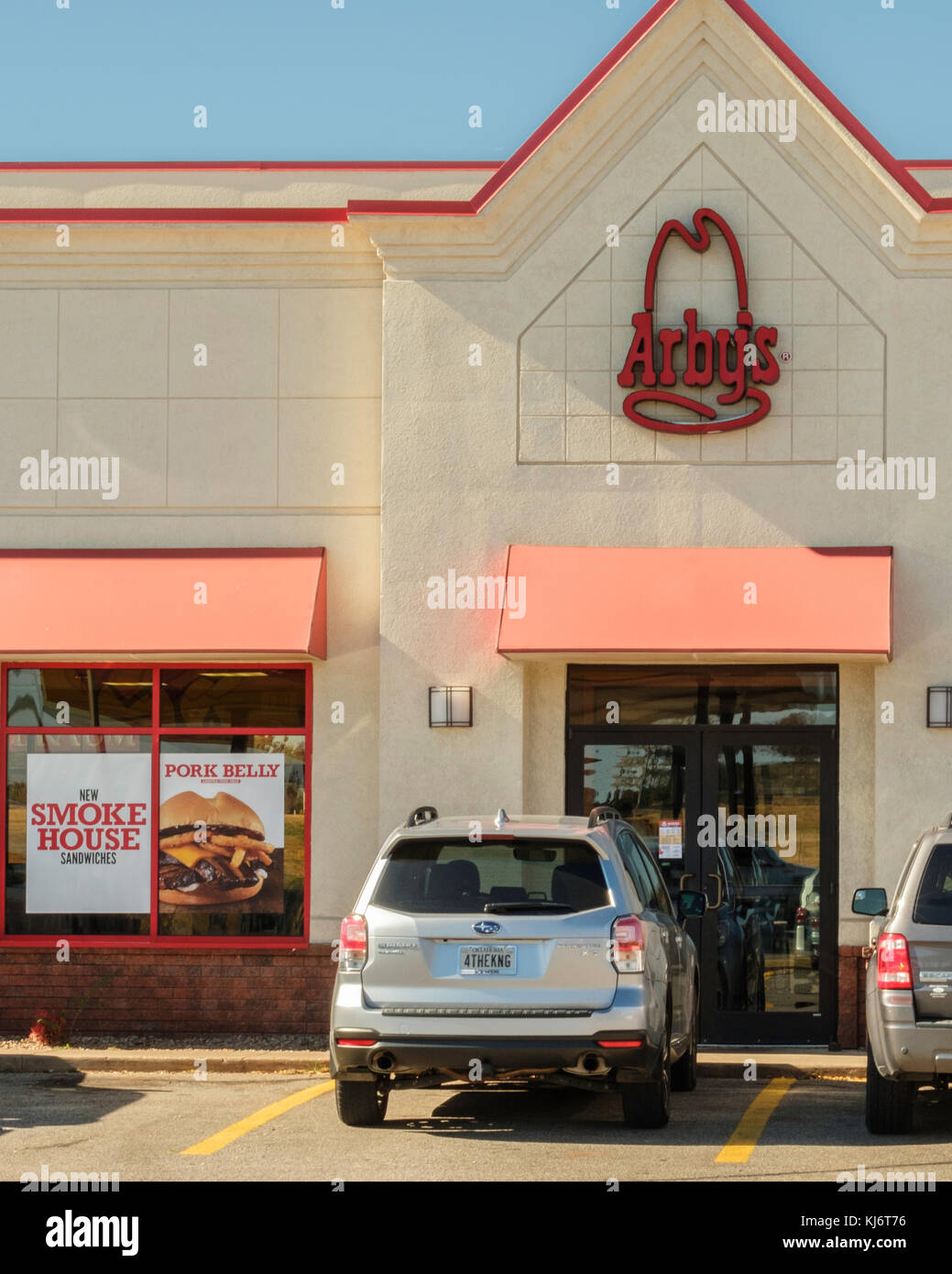 L'esterno anteriore del negozio, negozio di fronte e ingresso di Arby's ristorante fast food in Guthrie, Oklahoma, Stati Uniti d'America. Foto Stock