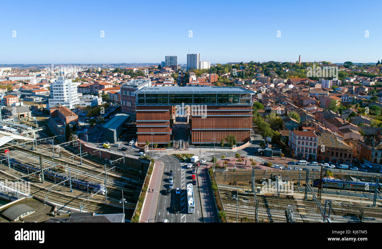 Foto aerea di una biblioteca pubblica nella città di Tolosa Foto Stock