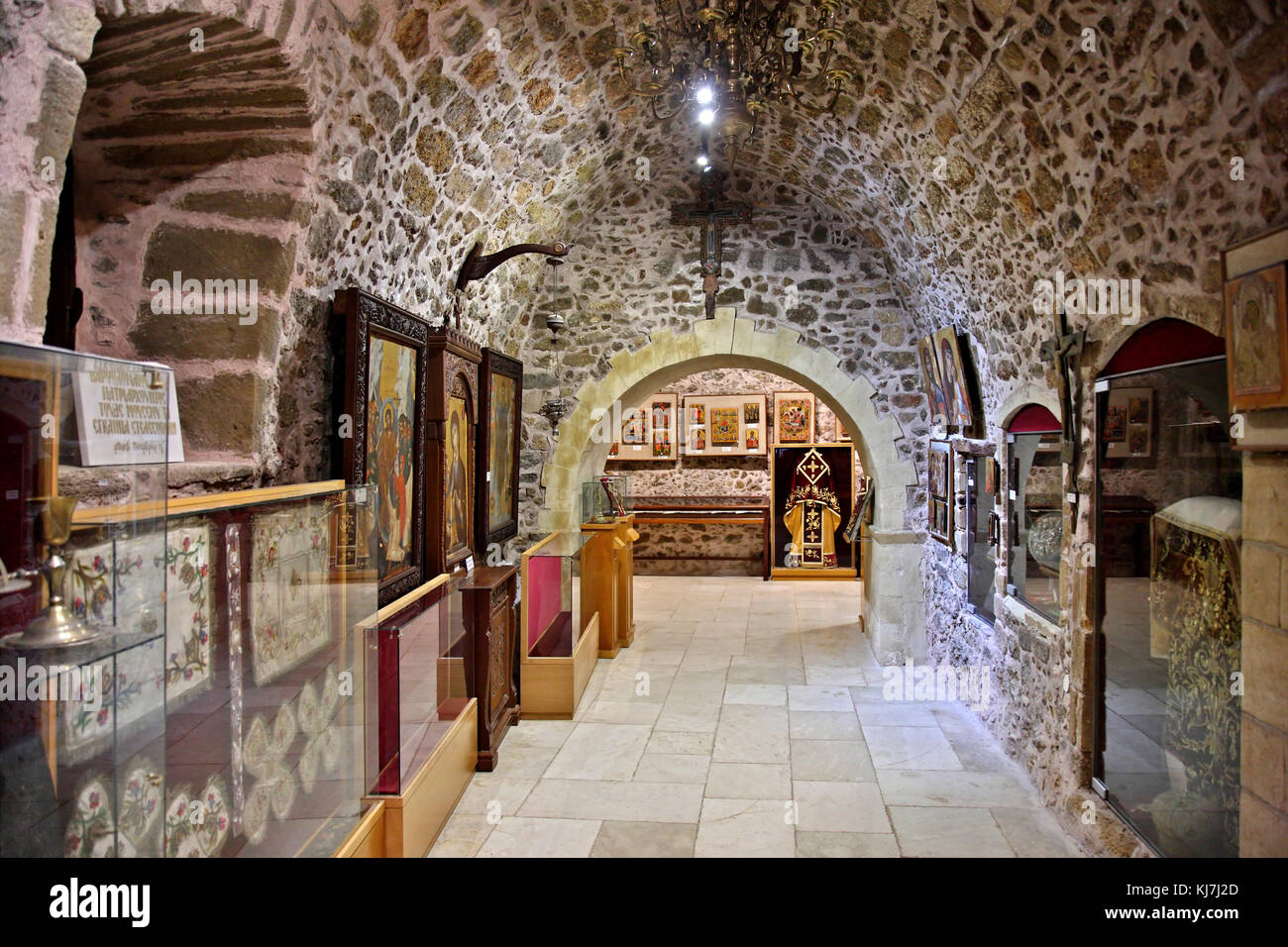 All'interno del museo del monastero di Toplou, vicino alla famosa spiaggia di Vai, Sitia, Prefettura di Lasithi, Creta, Grecia. Foto Stock
