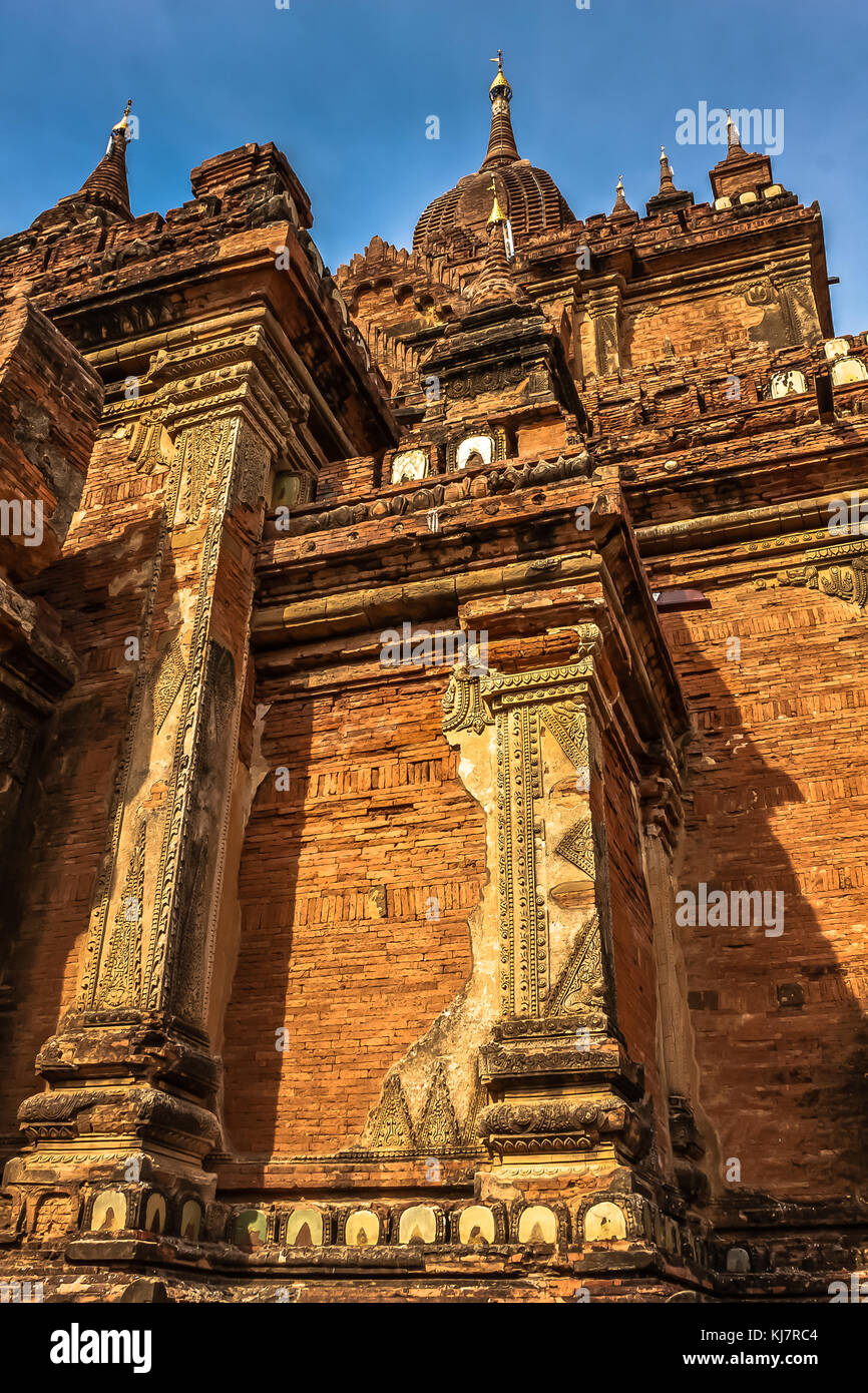 Il tempio htilominlo, old bagan, myanmar Foto Stock
