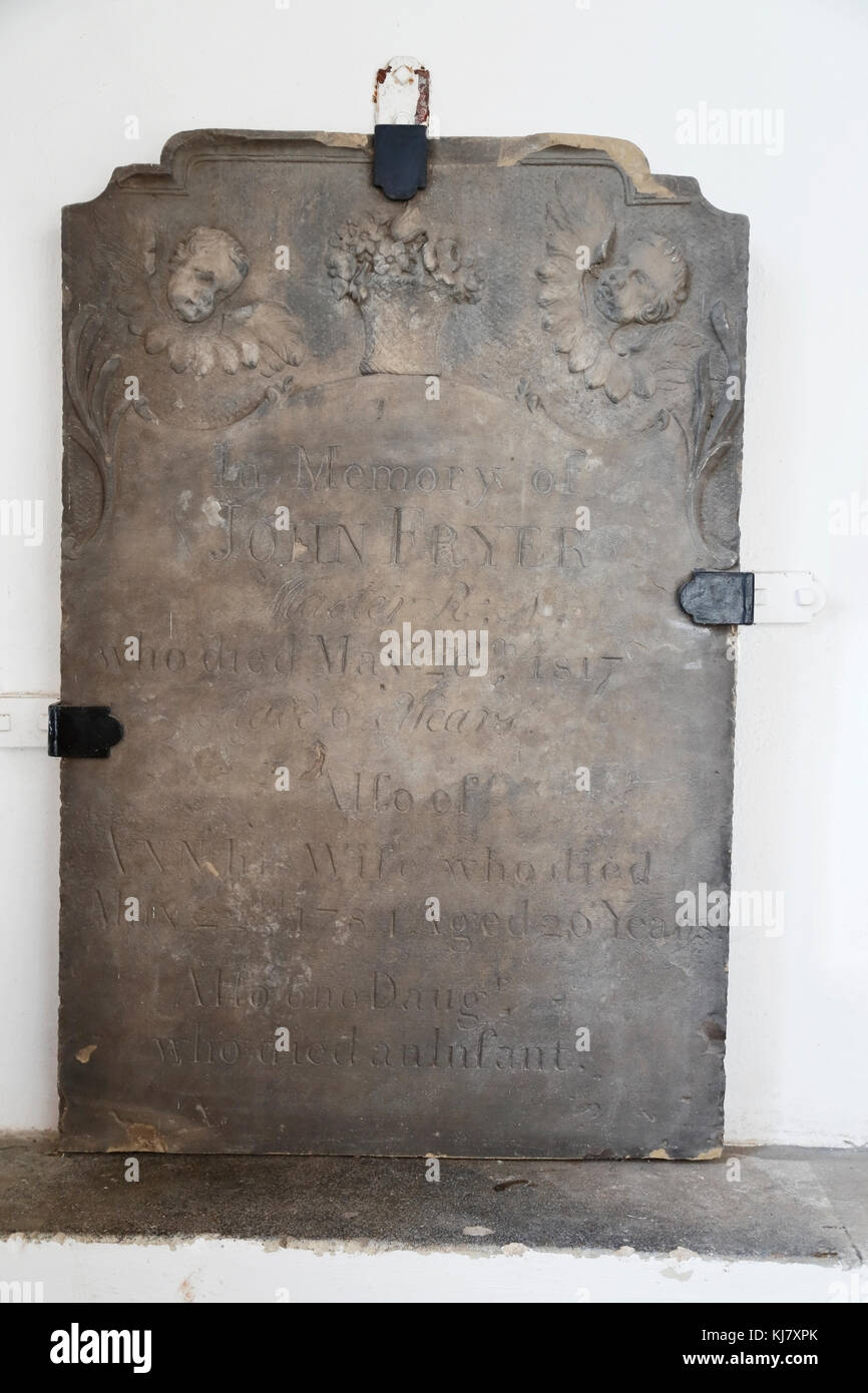 Tomba di Giovanni friggitrice, comandante del Bounty, Pozzi-next-mare, Norfolk, Regno Unito Foto Stock