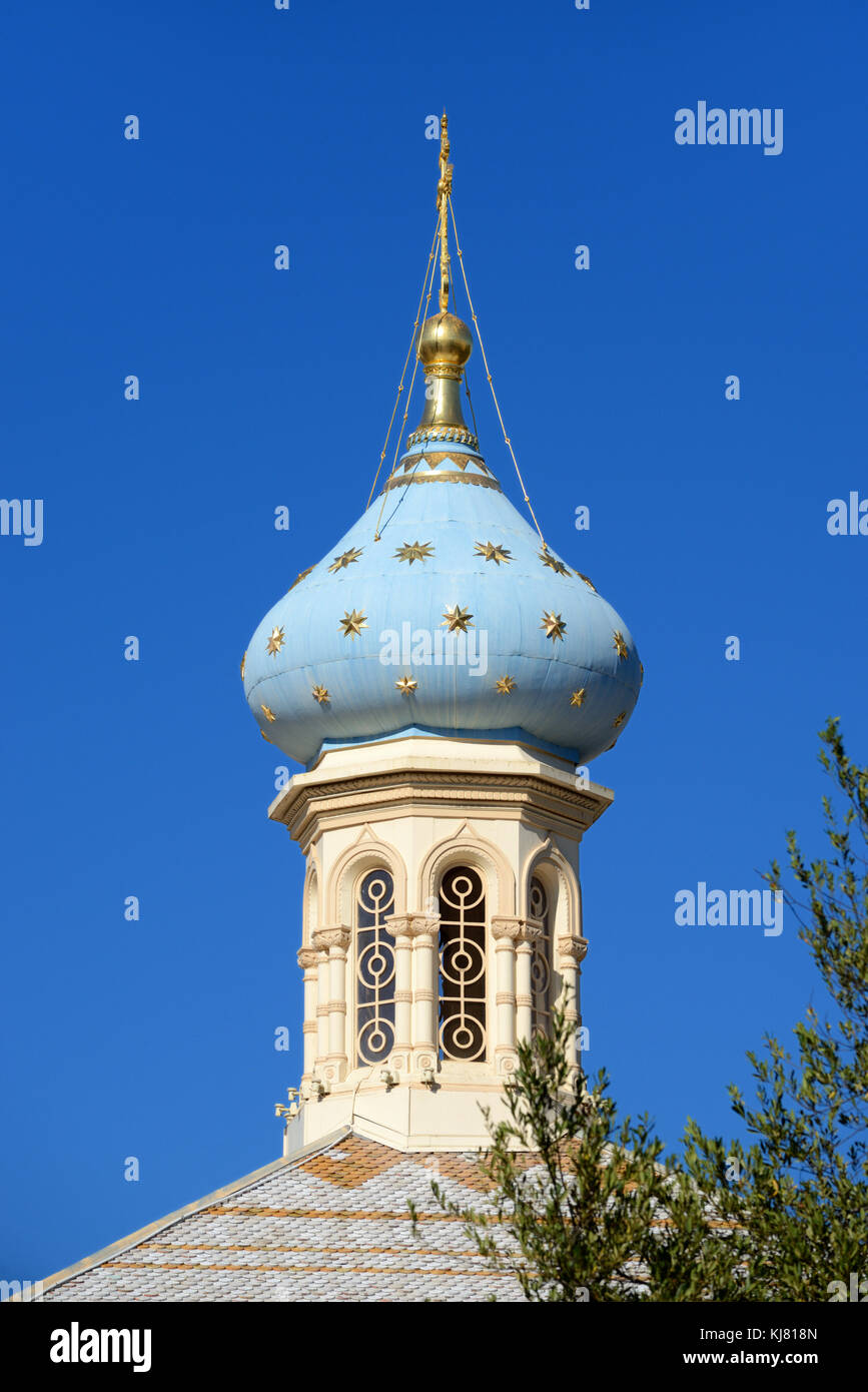 ONION-Top Dome o ONION Dome della Chiesa Ortodossa Russa, Cannes, Costa Azzurra, Francia Foto Stock