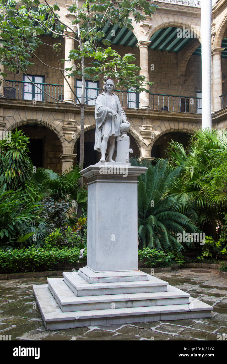 Statua di Cristoforo Colombo, il Museo della Città Museo de la Ciudad, Havana, Cuba Foto Stock