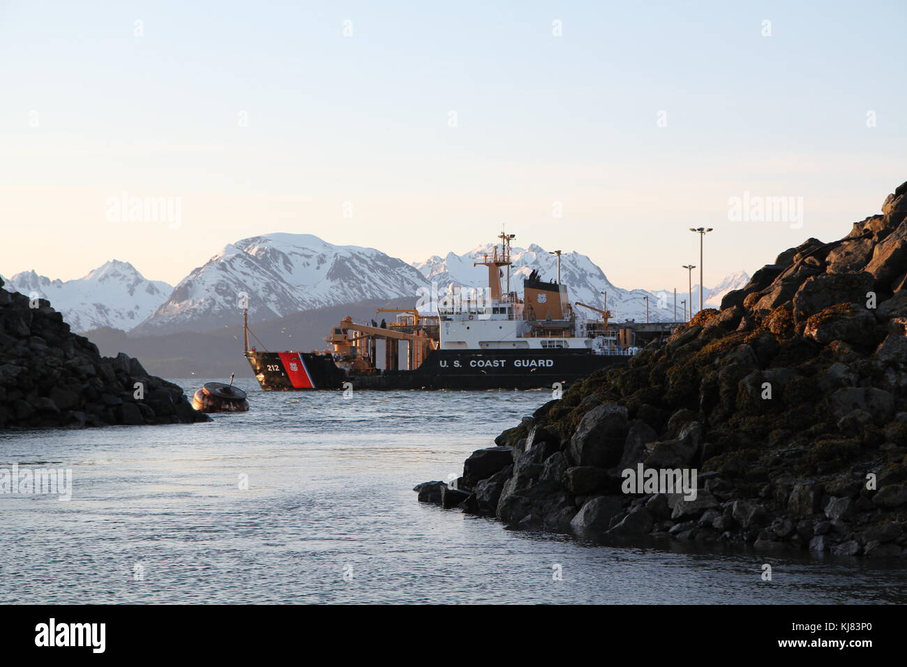 US Coast Guard nave attraccata a Omero, Alaska Foto Stock