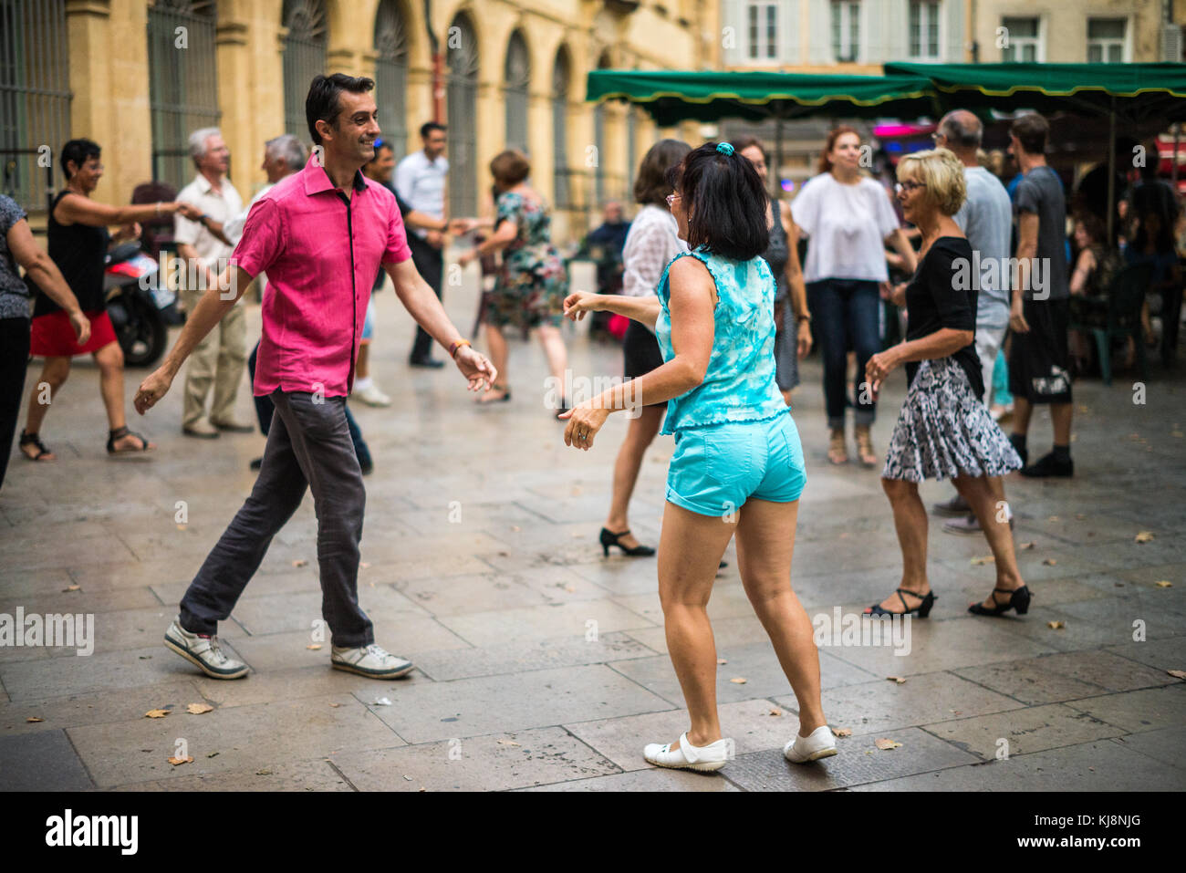 Lezione di ballo sulla strada luogo Richelmi, Aix en Provence, Francia. Foto Stock