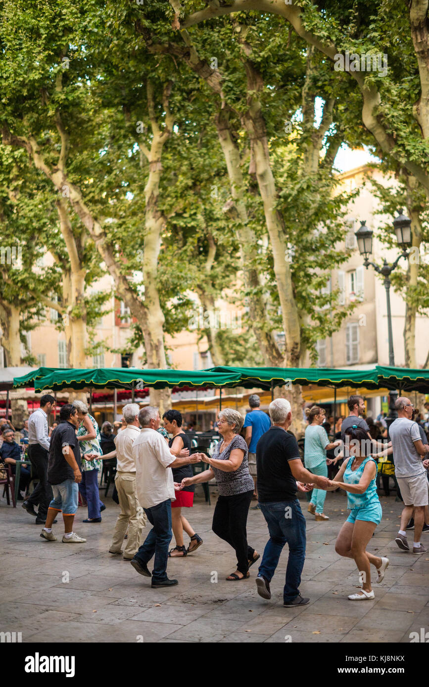 Lezione di ballo sulla strada luogo Richelmi, Aix en Provence, Francia. Foto Stock