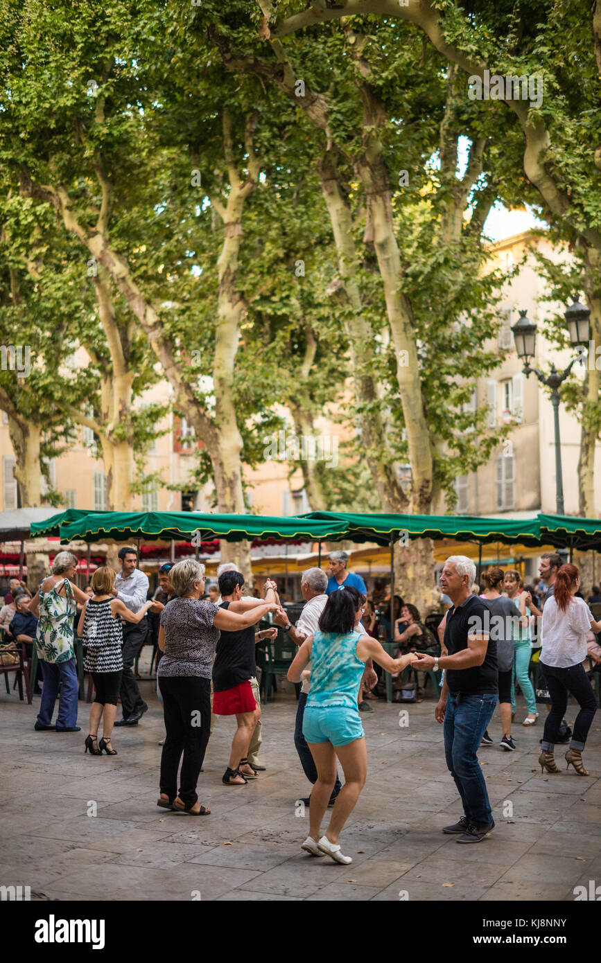 Lezione di ballo sulla strada luogo Richelmi, Aix en Provence, Francia. Foto Stock