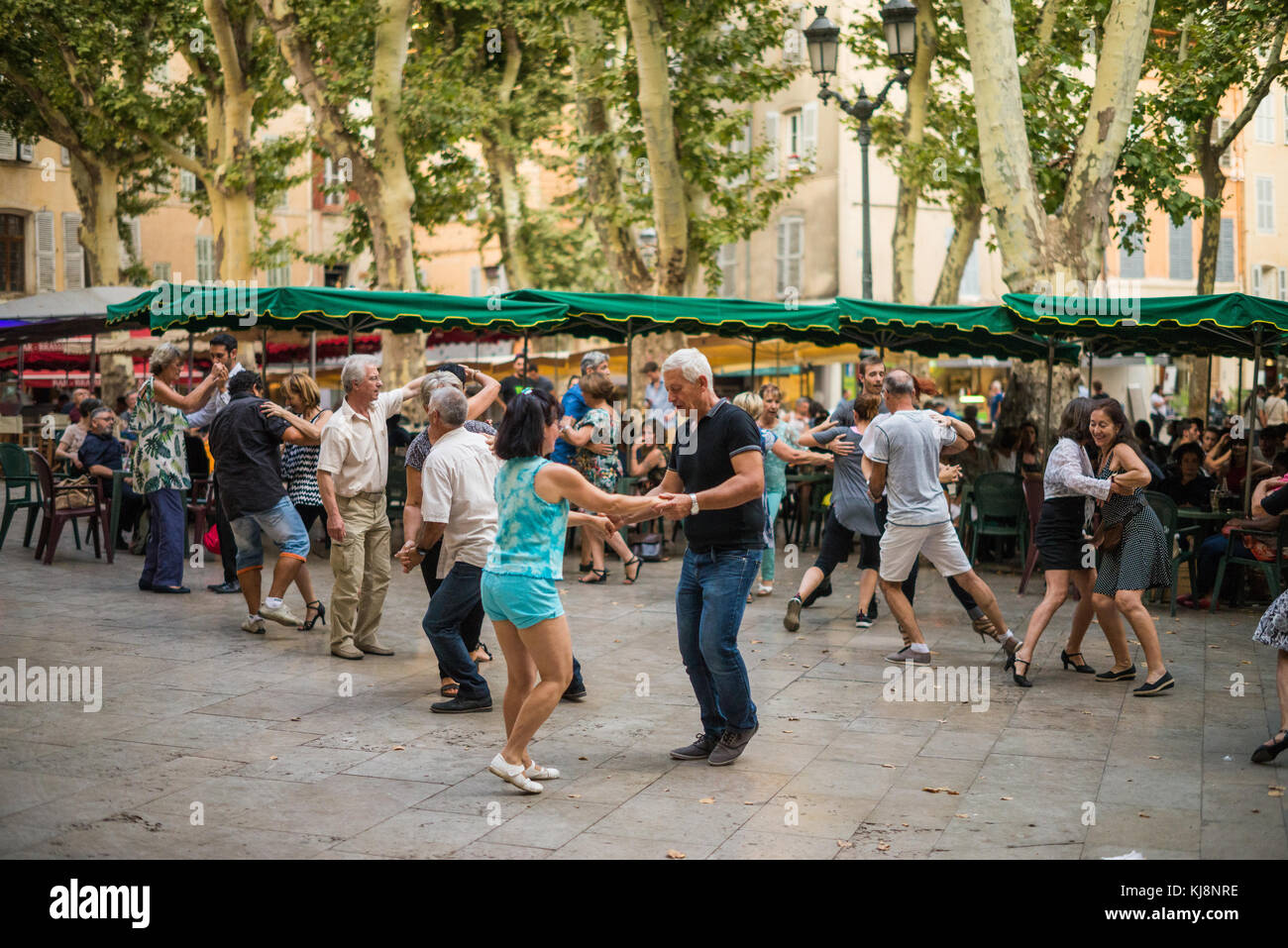 Lezione di ballo sulla strada luogo Richelmi, Aix en Provence, Francia. Foto Stock