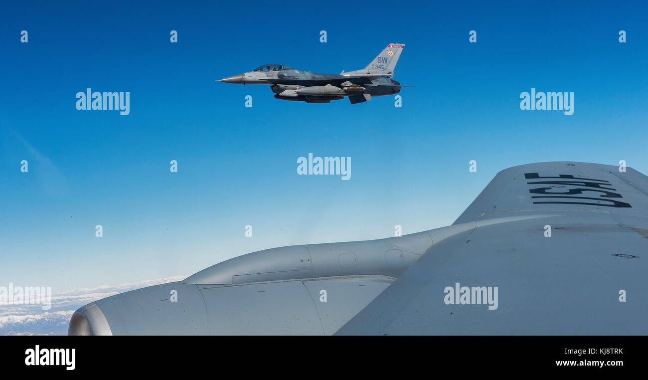 F-16 Fighting Falcon in volo Foto Stock
