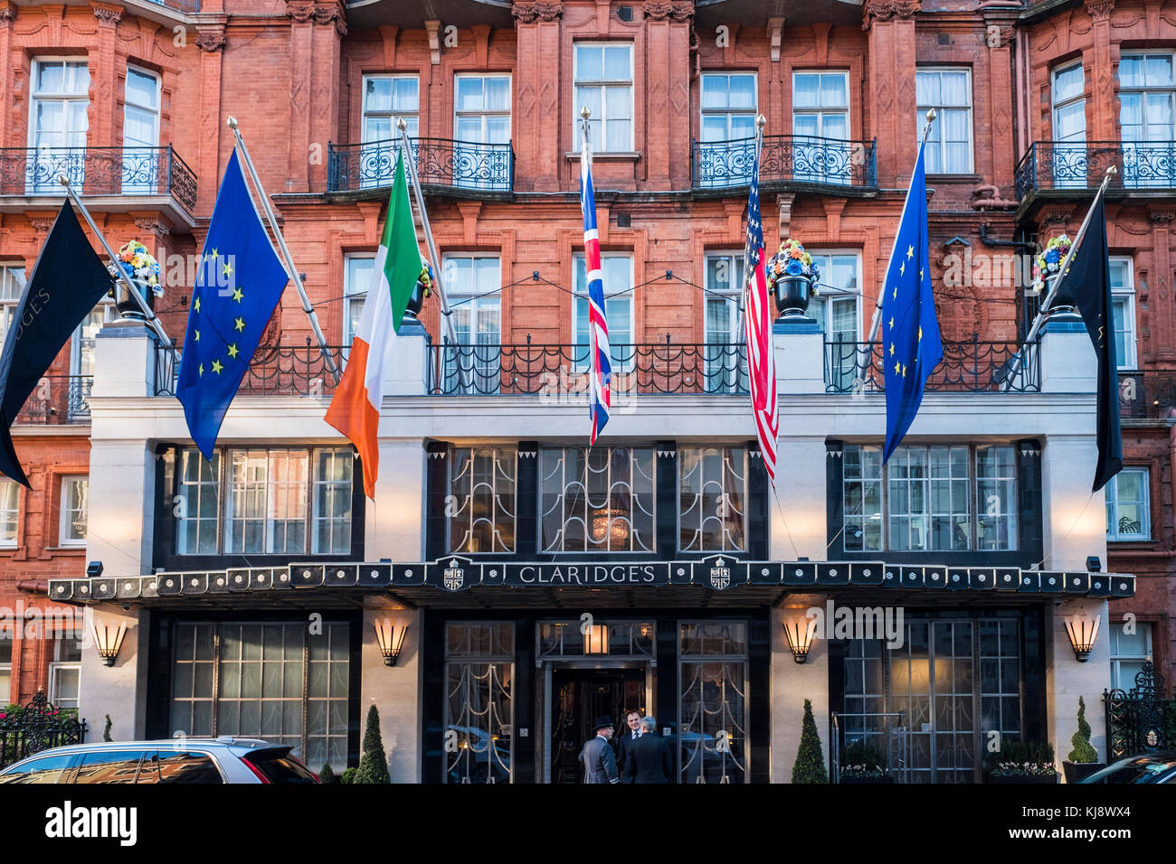 Il Claridge Hotel di lusso su Brook Street, Mayfair, London, England, Regno Unito Foto Stock