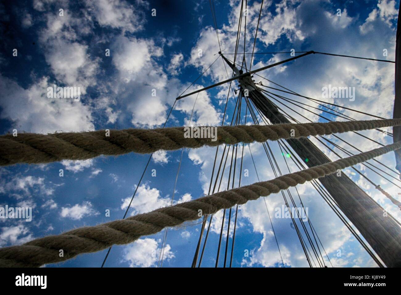 Rigging su legno antico veliero Foto Stock