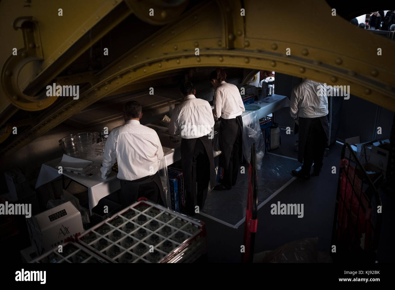 Lo staff di catering a Paris Photo, Grand Palais di Parigi Foto Stock