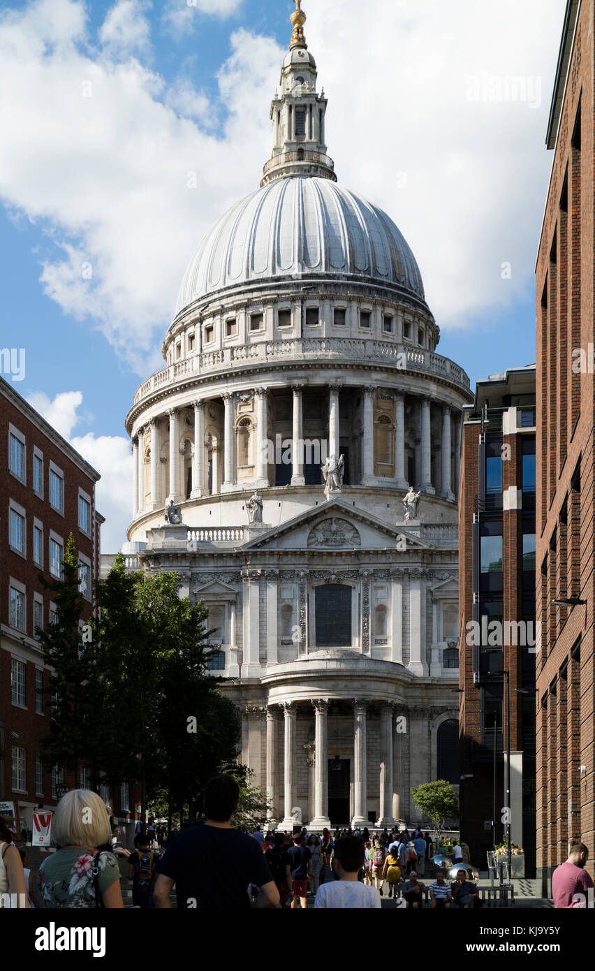 Cattedrale di San Paolo vista da Peter's Hill di fronte alla Tate Modern Foto Stock