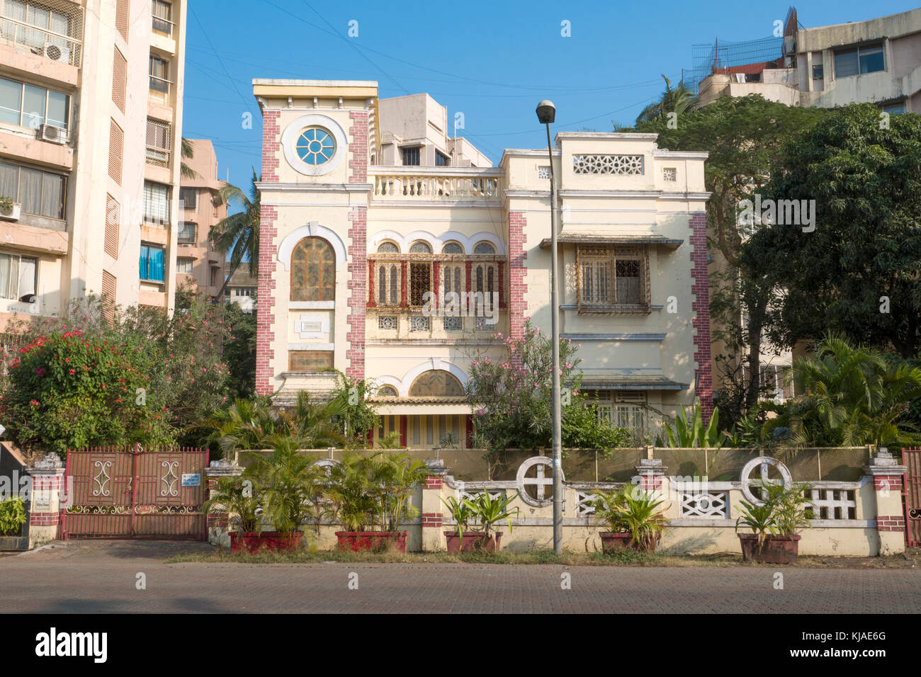 Bungalow in stile coloniale a Bandra, Mumbai Foto Stock