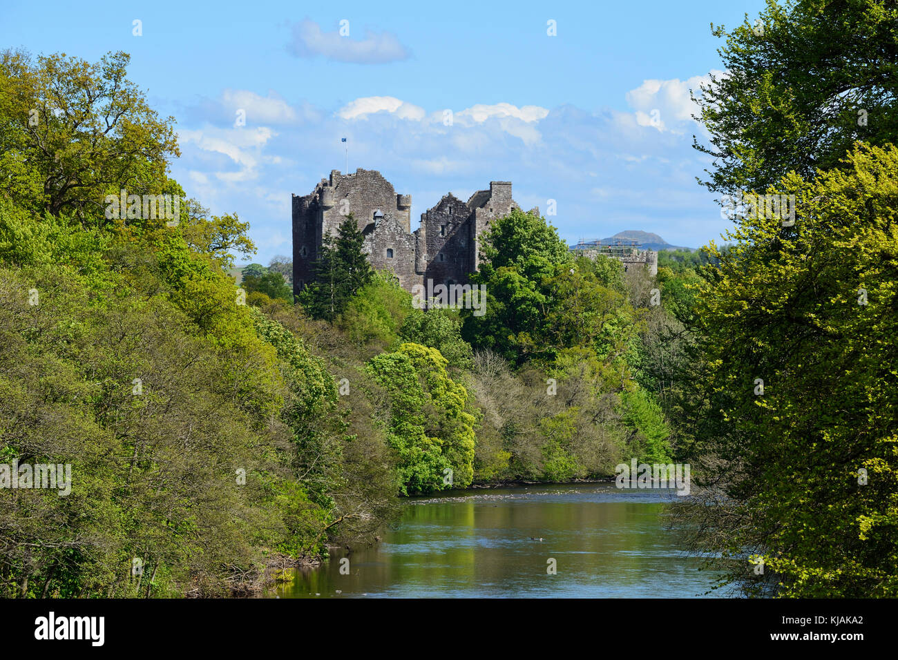 Doune Castle sul fiume Teith vicino al villaggio di Doune nel distretto di Stirling della Scozia centrale Foto Stock