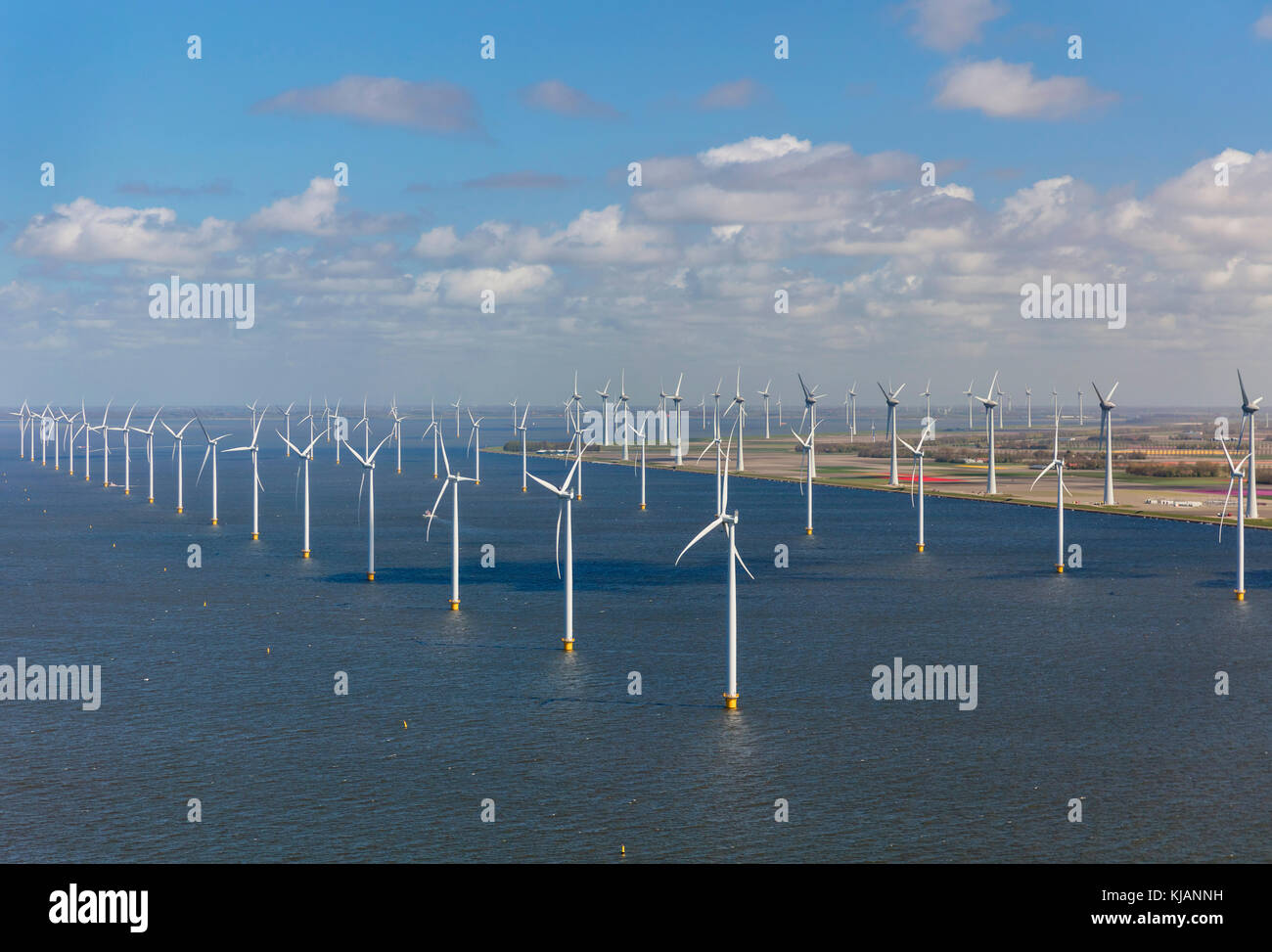 Vista aerea di turbine eoliche, North Holland, Paesi Bassi Foto Stock
