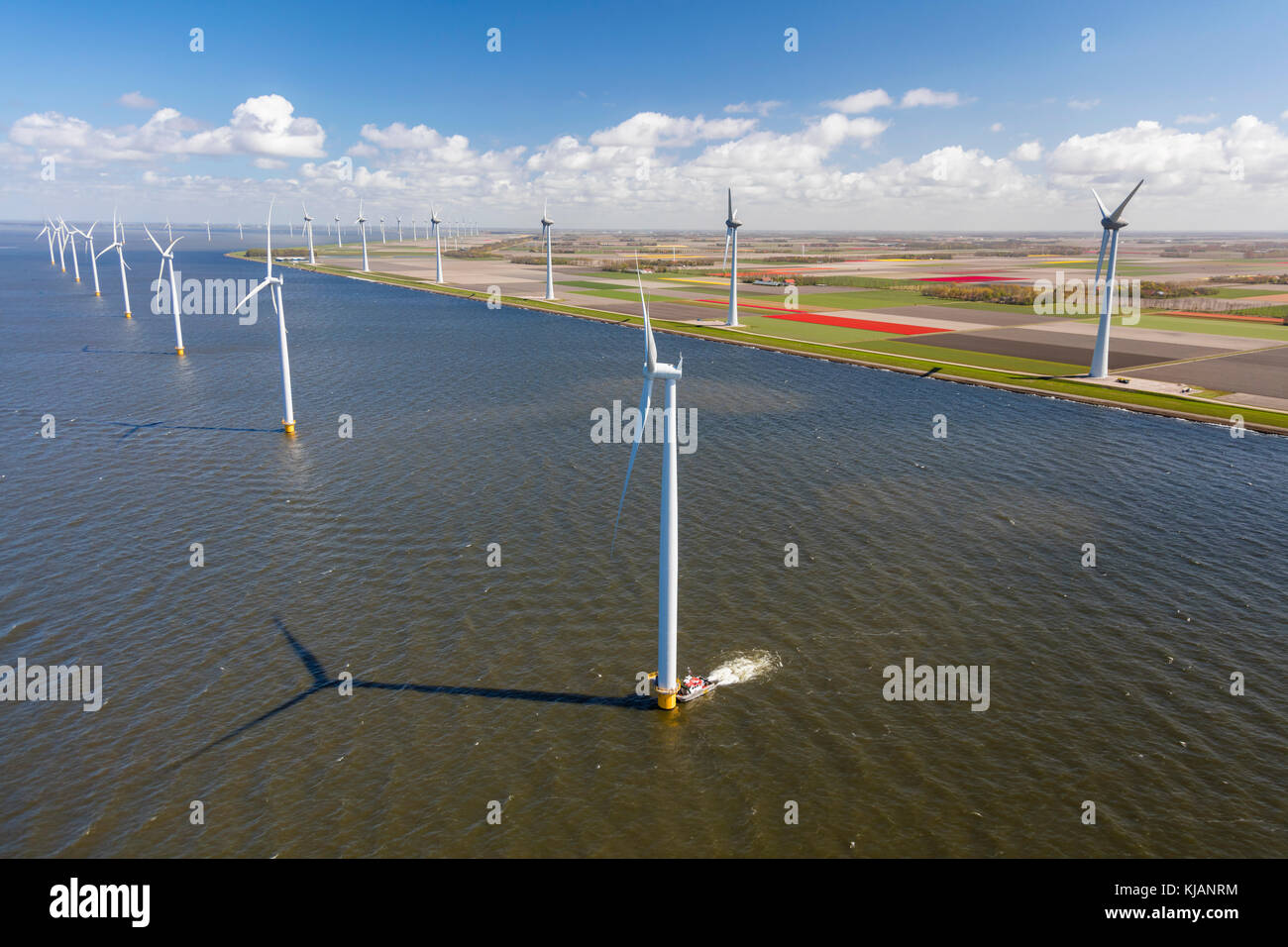 Vista aerea di turbine eoliche, North Holland, Paesi Bassi Foto Stock