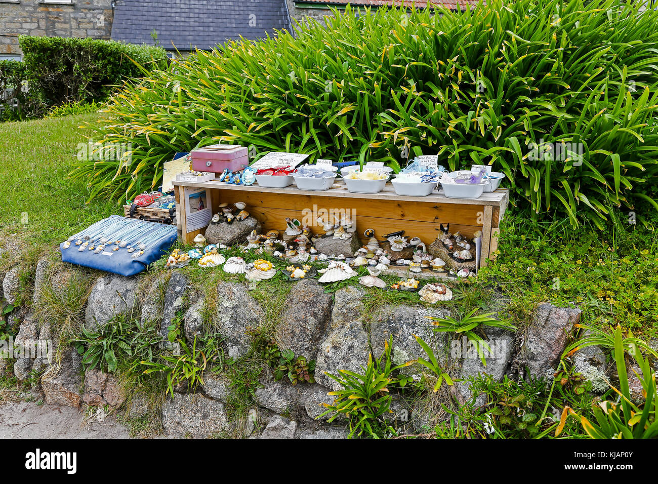 Bigiotteria e gioielli in vendita dal lato strada atTresco, isole Scilly, England, Regno Unito Foto Stock