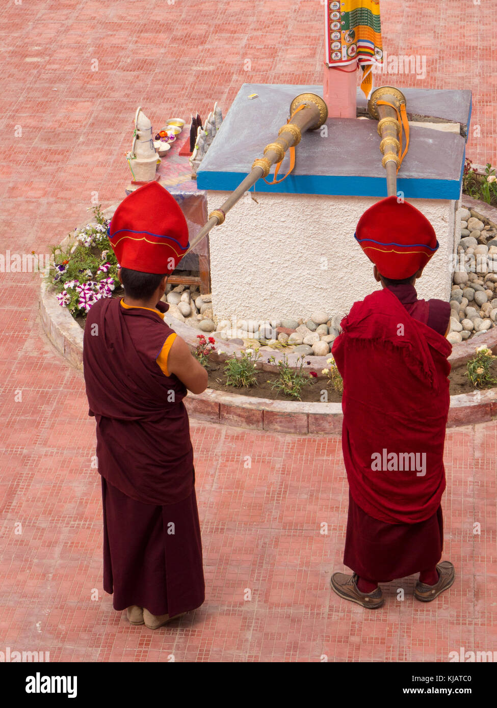I monaci al monastero Buddista in Ladakh India Foto Stock