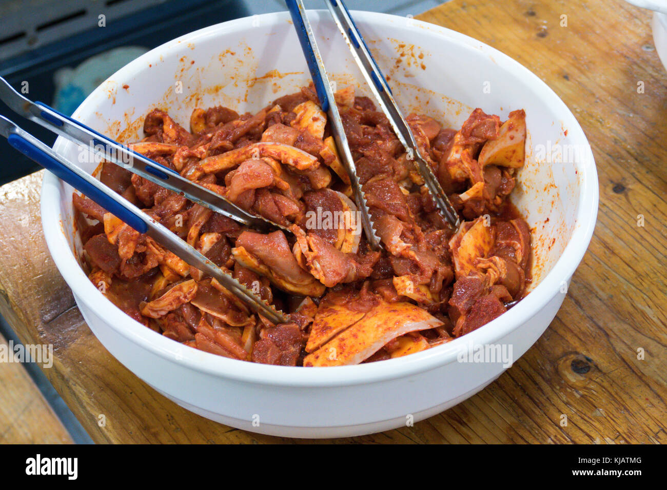 Calbi di maiale, carne e verdura sulla pentola, la tradizione della cucina coreana. Foto Stock