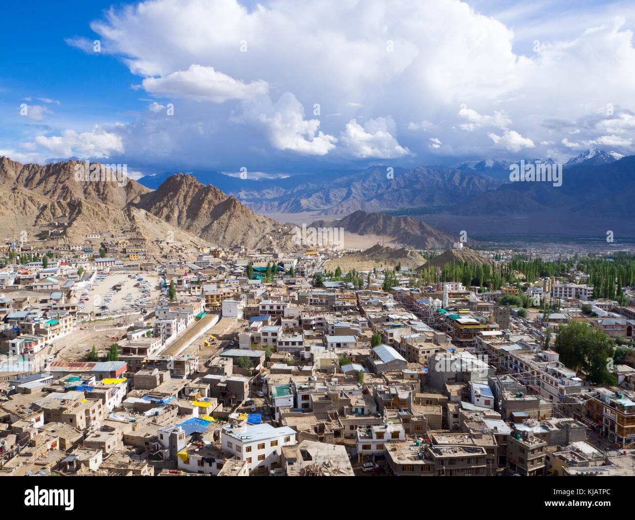 Città vista sui tetti di Leh Ladakh India Foto Stock