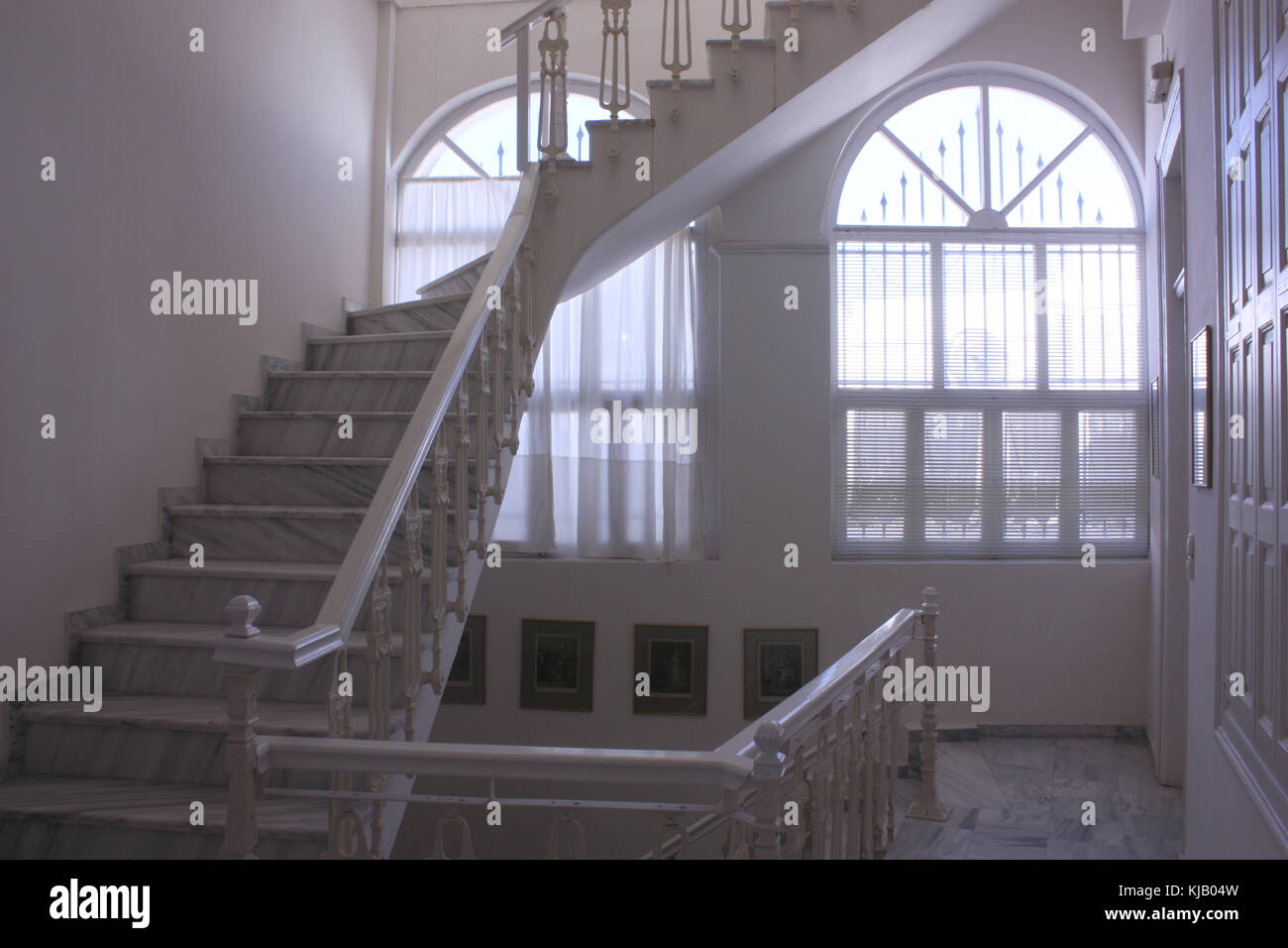 Interno dell'Omiros Hotel, ermoupolis, Syros - ex casa dell'architetto e scultore georgios vitalis Foto Stock