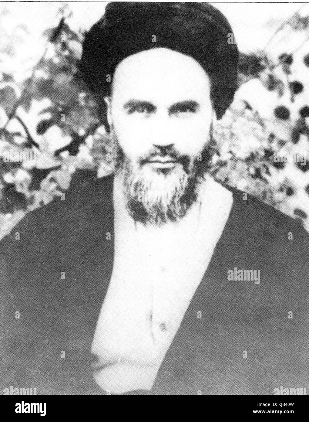 Una fotografia dell'Ayatollah Khomeini, il leader rivoluzionario iraniano che ha svolto un ruolo fondamentale nella rivoluzione iraniana del 1979, trasformando il paesaggio politico del paese. Foto Stock
