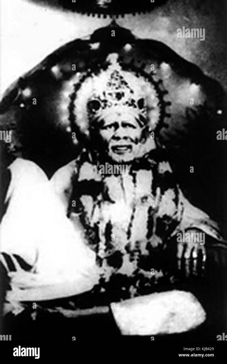 Shirdi Sai Baba con la corona, in Chavadi Foto Stock