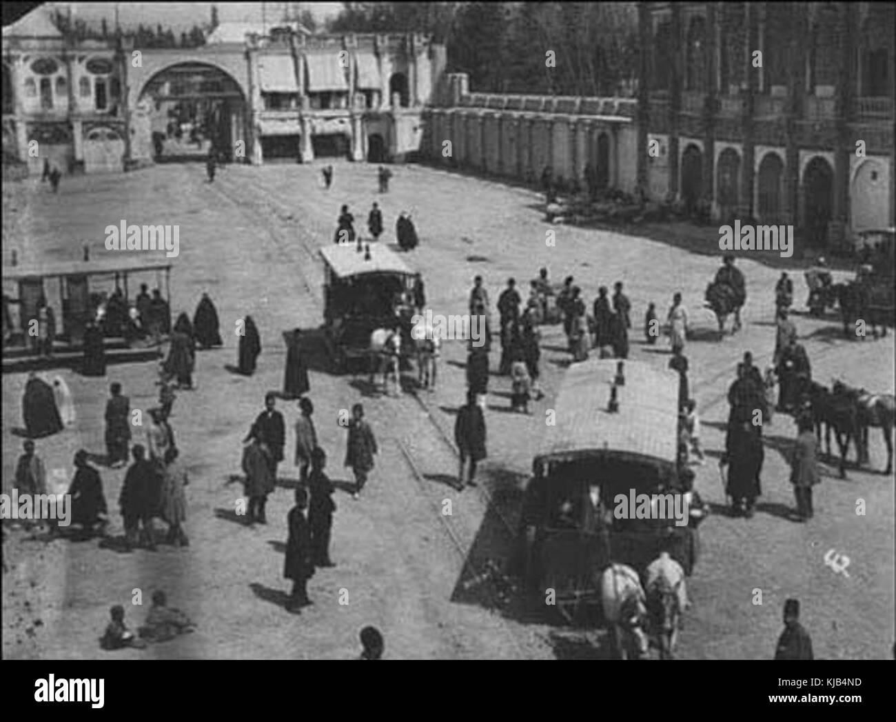Cavallo e veicoli in Tehran Foto Stock