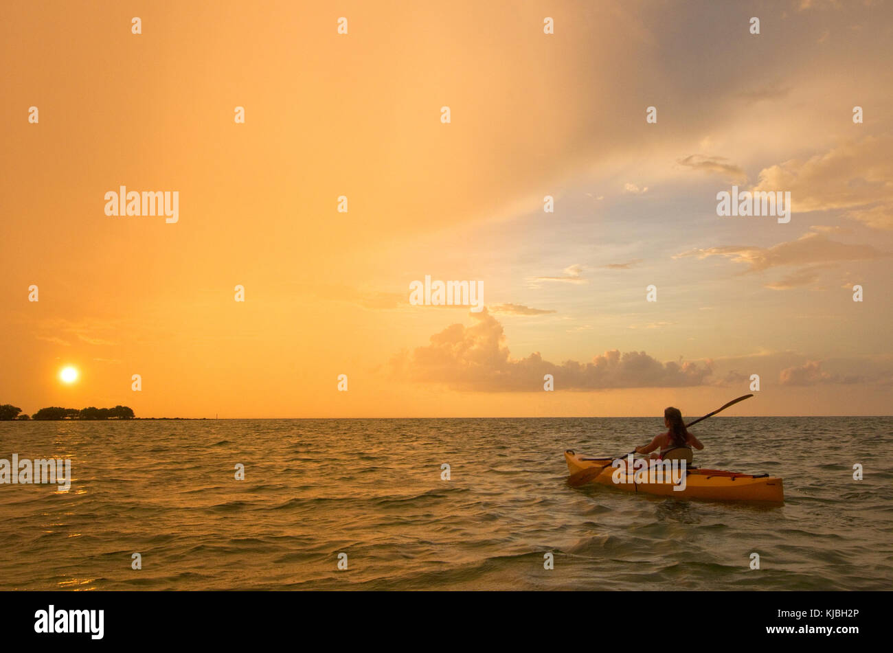 Sunrise da un kayak, Florida Keys, Florida Foto Stock