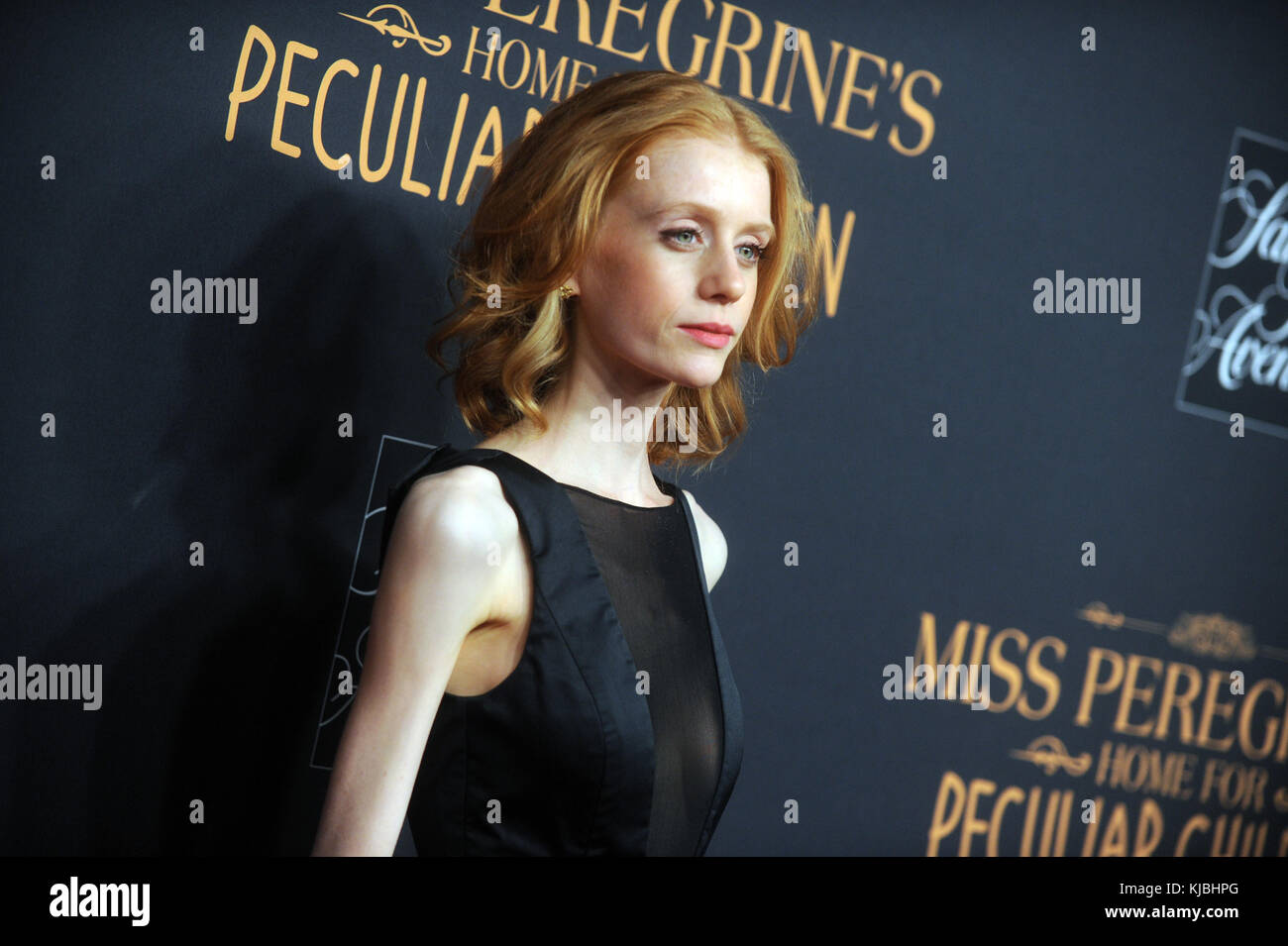 NEW YORK, NY - SETTEMBRE 26: Lauren McCrostie partecipa alla prima di New York "Miss Peregrine's Home for Peculiar Children" tenutasi a Saks Fifth Avenue il 26 settembre 2016 a New York City persone: Lauren McCrostie Foto Stock