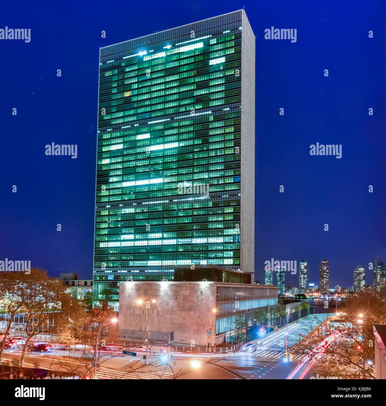 Nazioni Unite segretariato delle Nazioni unite il grattacielo di notte da tudor city a Manhattan, new york. Foto Stock