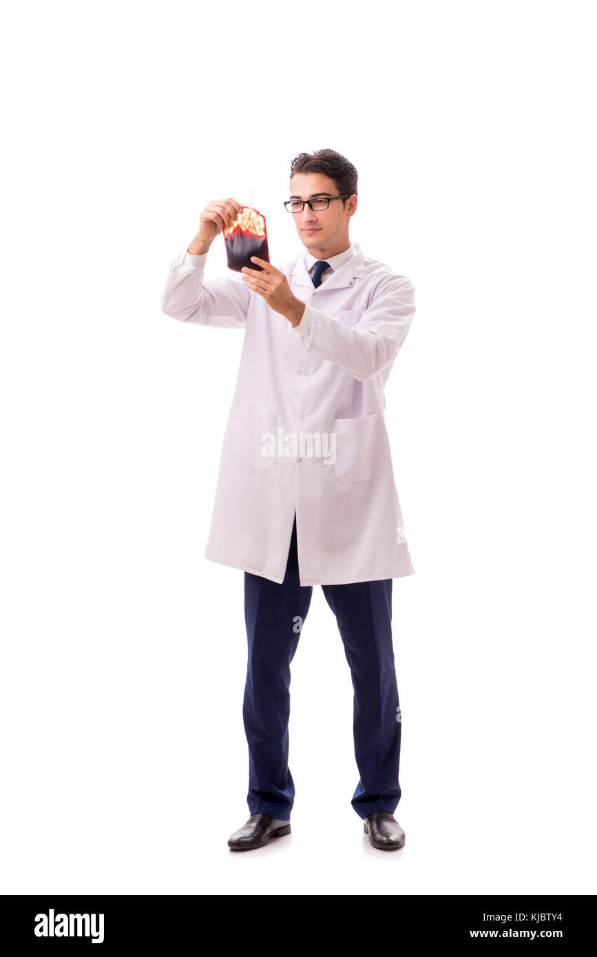 Dottore in donazione sangue concetto isolato su bianco Foto Stock