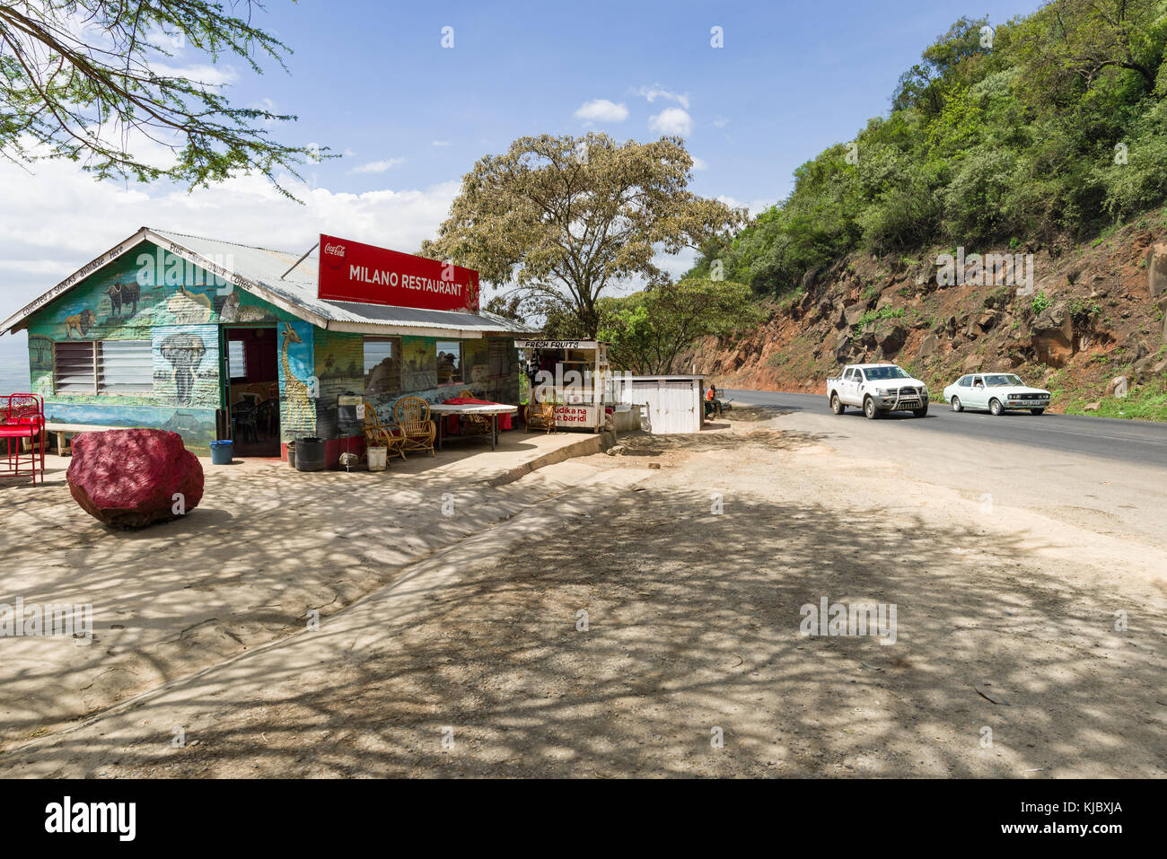 Strada locale ristorante di riposo con viewpoint guardando sopra la Rift Valley, Kenya, Africa orientale Foto Stock