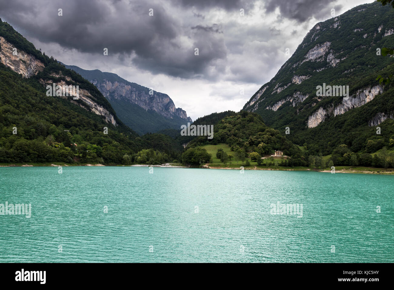 Il lago di Tenno, fo del nord del lago di garda, Italia Foto Stock