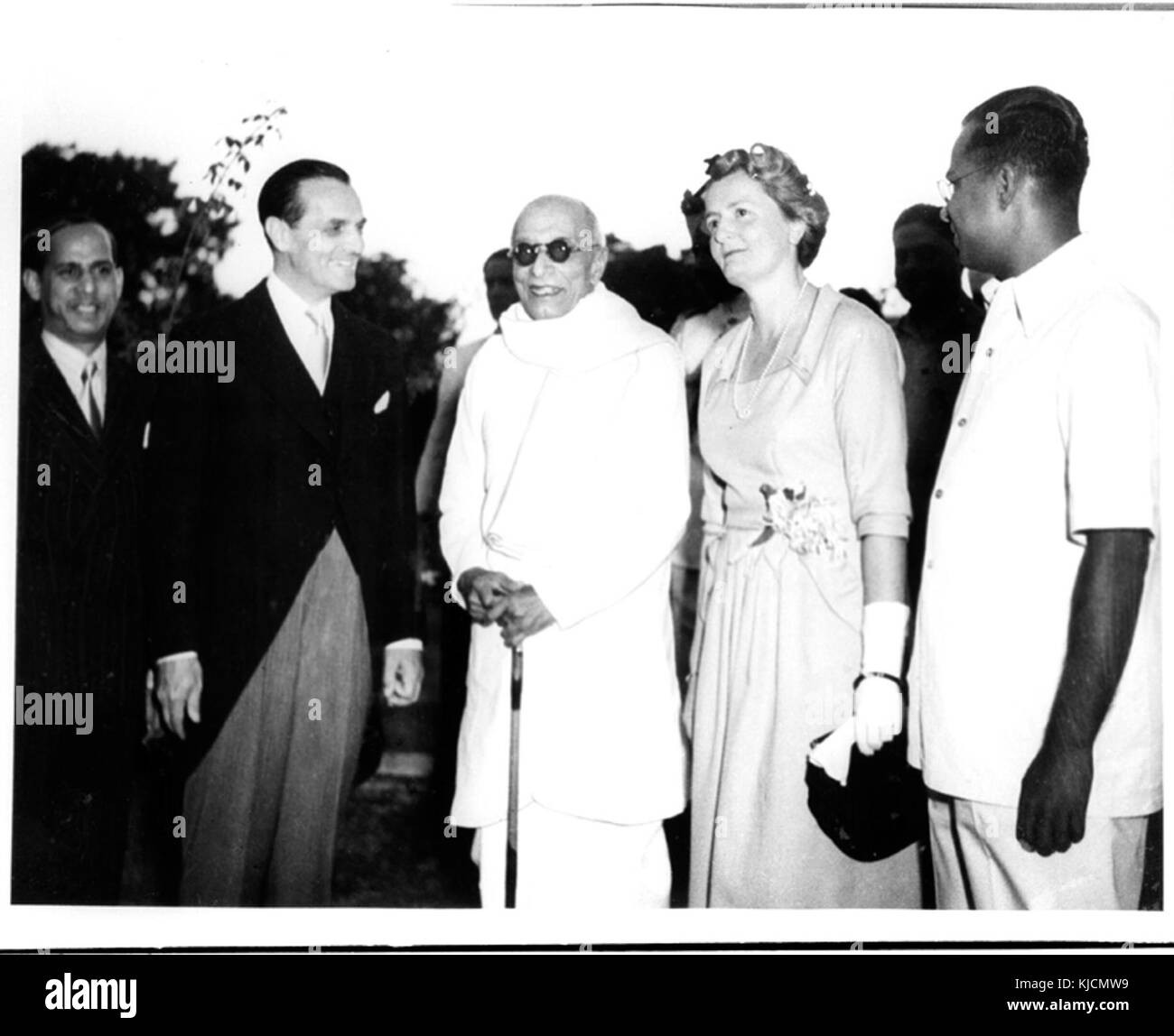 C. Rajagopalachari ha partecipato ad un ricevimento tenuto dal direttore del Centro delle Nazioni Unite il 23 ottobre 1949 Foto Stock