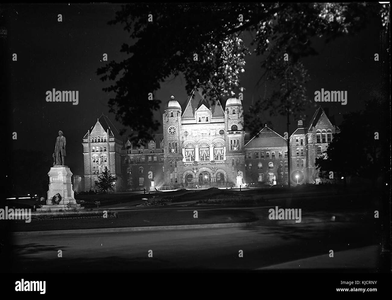 Queen's Park di notte Foto Stock
