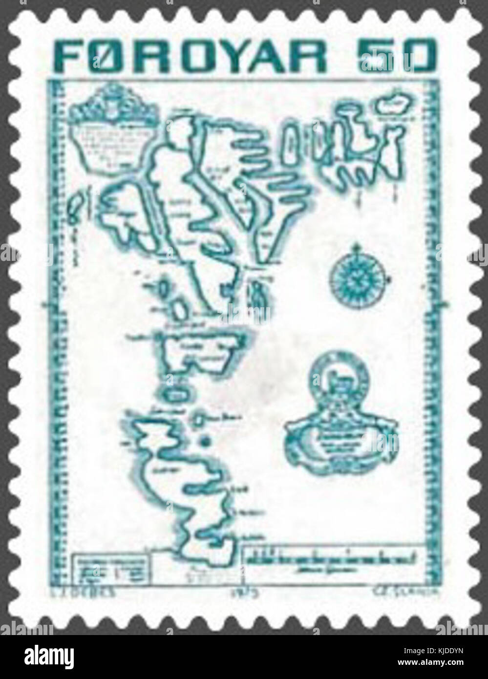 Un francobollo delle Isole Faroe caratterizzato da una mappa e dalla denominazione di 50 oyru, che mette in risalto la storia postale e il patrimonio cartografico del paese. Foto Stock