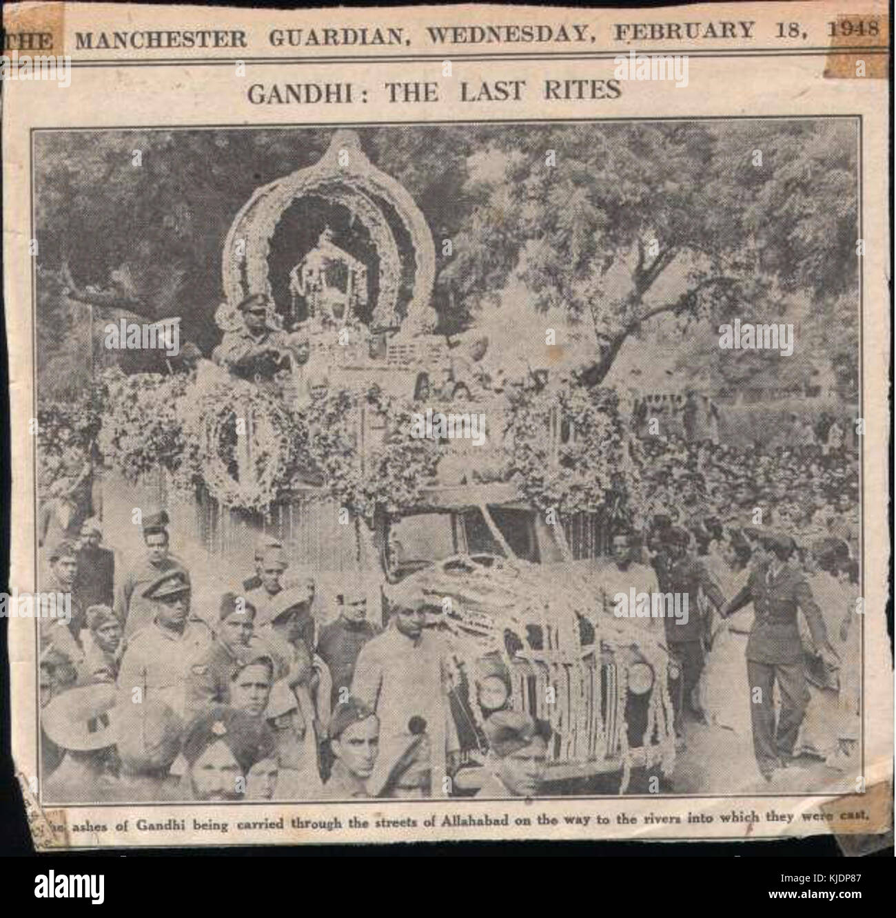 Le ceneri di Gandhi trasportato attraverso le strade di Allahabad Foto Stock