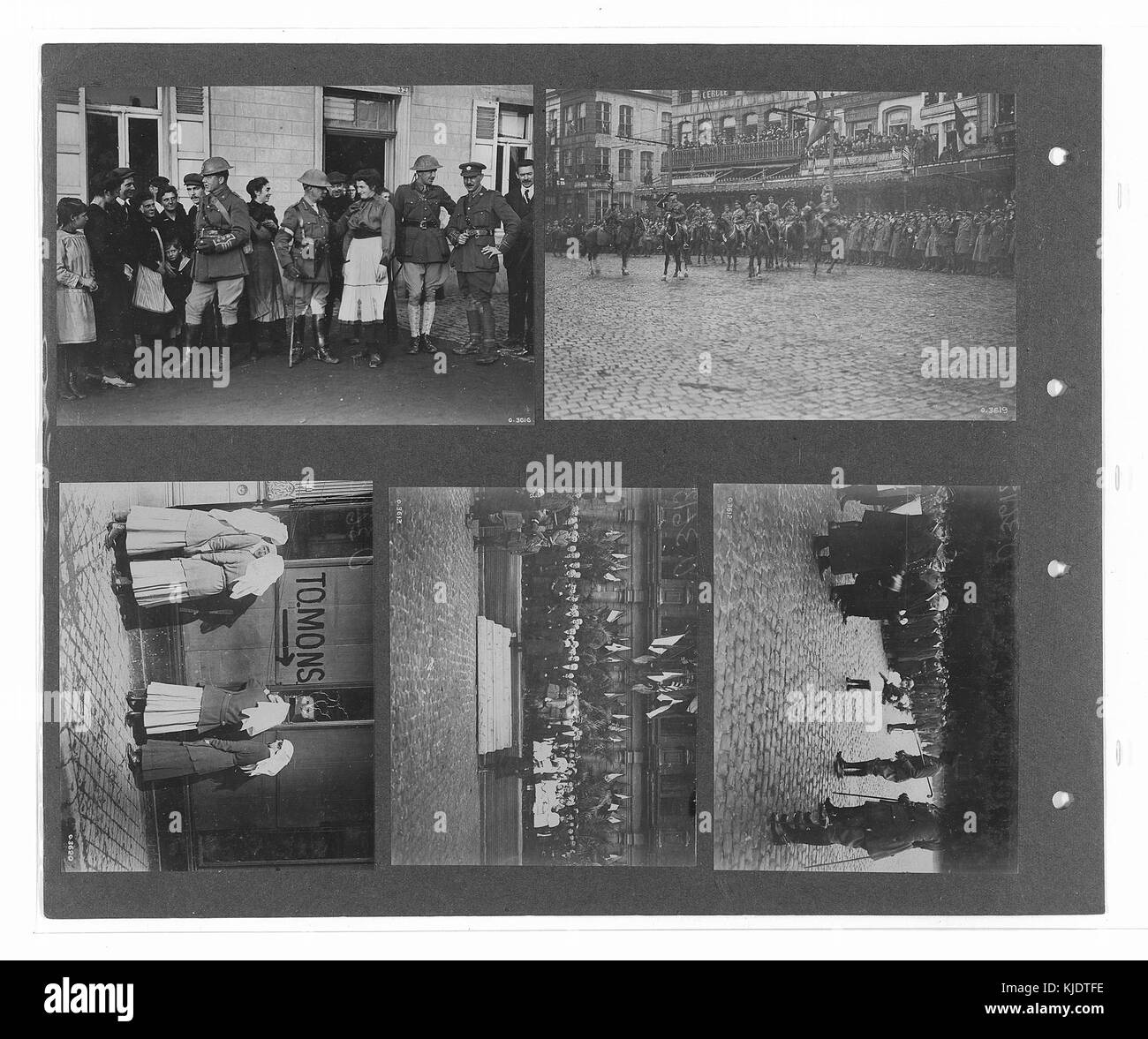 La collezione Canadian Official War Photographs contiene immagini che documentano il coinvolgimento militare del Canada durante la guerra. Queste fotografie forniscono registrazioni visive di battaglie, soldati, equipaggiamenti e vita quotidiana in prima linea. Sono una risorsa storica vitale per comprendere la storia militare del Canada. Foto Stock