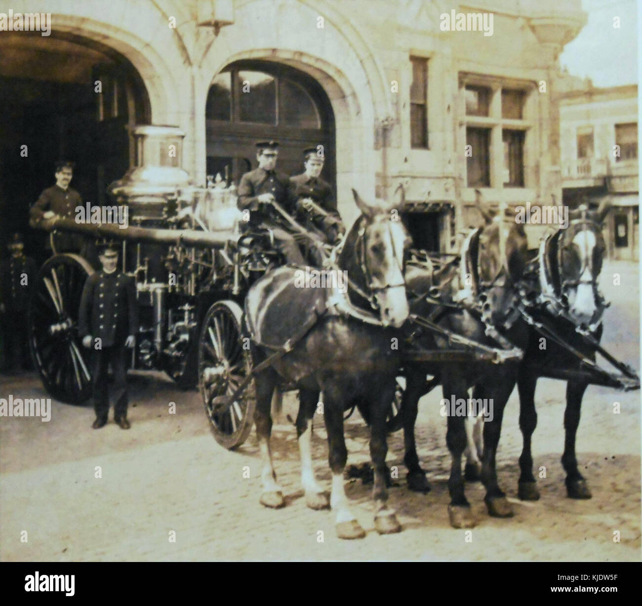La pompa a vapore Waterous è un'attrezzatura antincendio storica, utilizzata per pompare l'acqua attraverso i motori a vapore. Fu ampiamente usato tra la fine del XIX secolo e l'inizio del XX secolo. Foto Stock
